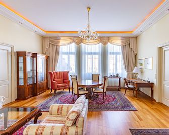 Grandhotel Zvon - České Budějovice - Wohnzimmer