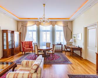 Grandhotel Zvon - צ'סקה בודיוביצה - סלון