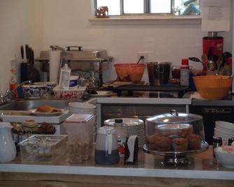 Resthaven Tahoe - South Lake Tahoe - Buffet