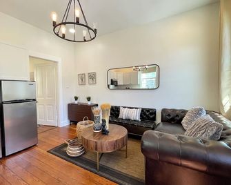 Beautifully Restored! 3 Bedroom Home - 15 Min Fq! - Nueva Orleans - Sala de estar