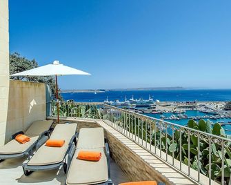 The Harbour Holiday Home - Għajnsielem - Parveke