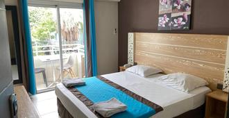 Hotel Select - Saint-Denis - Bedroom