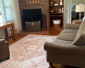 Charming Country Home In the Applachian Mountains of Northest Tennessee. - Elizabethton - Sala de estar