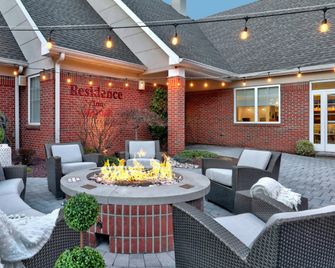 Residence Inn by Marriott Woodbridge Edison/Raritan Center - Woodbridge - Patio
