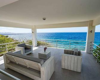 Villa 308 - Coral Estate - Sint Willibrordus - Balcón