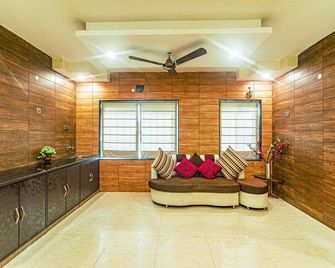 Newtown Classic - Kolkata - Front desk