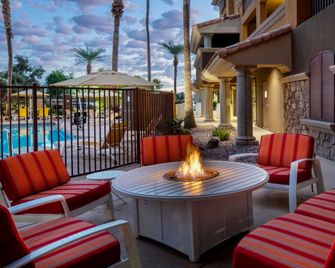 Holiday Inn Phoenix - Chandler by IHG - Chandler - Παροχή καταλύματος