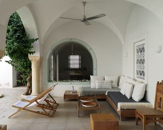 Dar Hirondelle, charming Riad in the medina with swimming pool - Nabeul - Patio