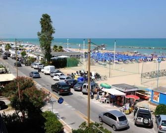 Hotel Velus - Civitanova Marche - Playa