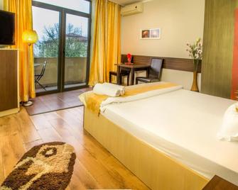 Hotel Eos - Bucharest - Bedroom