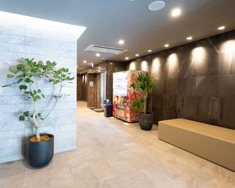 Sonezaki Luxe Hotel - Osaka - Lobby