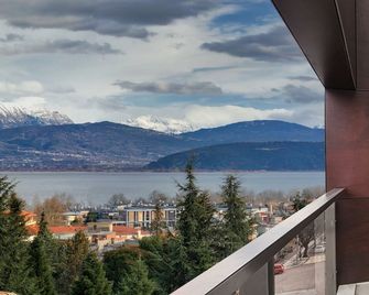 ساز سيتي لايف هوتل - أونينا - شرفة