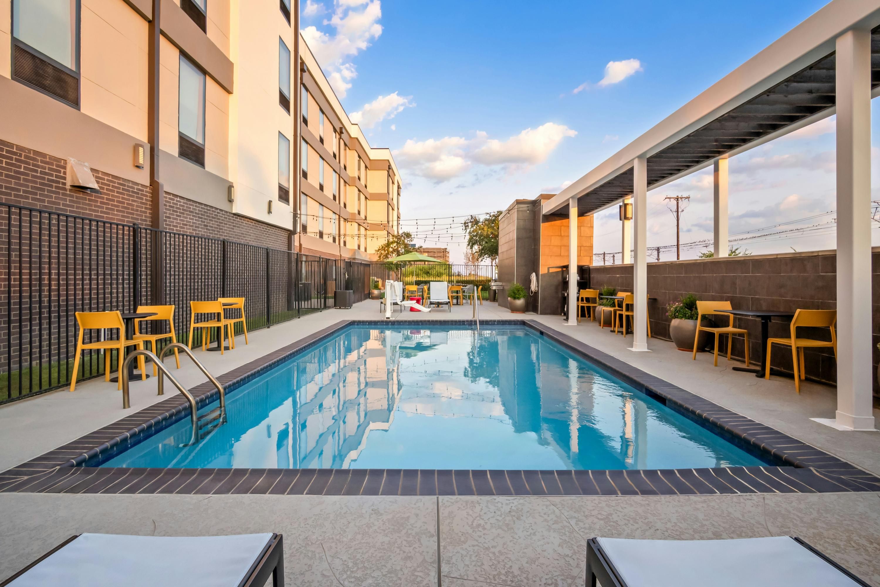 Home2 Suites by Hilton Irving/DFW Airport North - Irving - Piscina