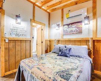 Magical 2BR Hobbit Themed House near Gatlinburg - Cosby