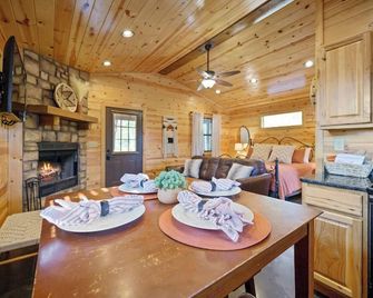 Down Time-Honeymoon/Couples/Hot Tub - Broken Bow - Dining room