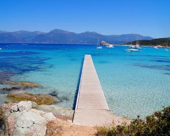 Detached house 10 minutes from the Gulf of Saint-Florent - Saint-Florent - Strand