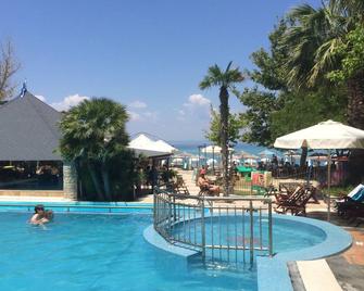 Naias - Chaniotis - Pool