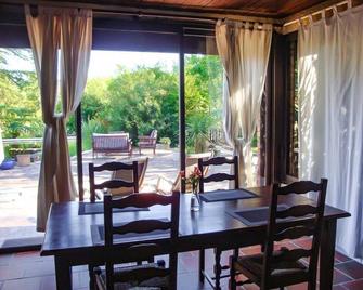 Le Patio Bleu - La Crau - Eetruimte
