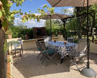 Les Deux Chevaux Chambres D'hotes - Val-du-Faby - Patio
