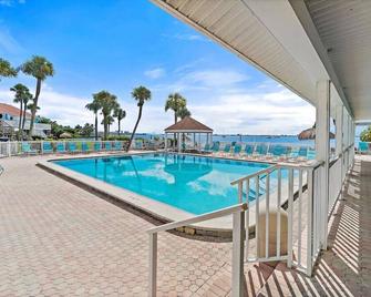 Sea Escape - Condo with Pool Hot Tub Plus Private Community Beach - St. Petersburg - Havuz