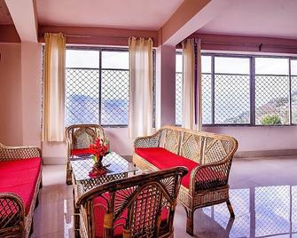 Aashiyana Hotel - Kālimpong - Living room