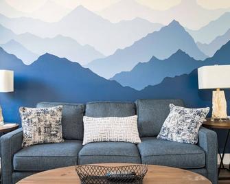 'Hike' at Hills Meaford, Pet Friendly, 2BD Suite - Meaford - Sala de estar