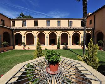 Chiostro Delle Monache Hostel Volterra - Volterra
