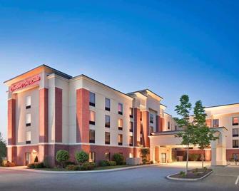 Providence Proximity: Stay Close to Downtown with Comfort | 2 Units - Smithfield - Building