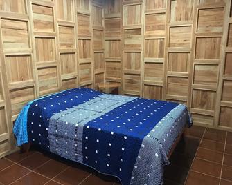 The twisted wooden house - Katira - Habitación