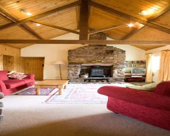 Spacious family cottage on farm on Roman Wall in Northumberland National Park - Hexham - Living room