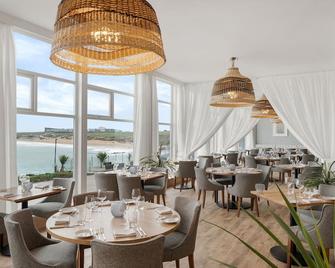 فيسترال بيتش هوتل آند سبا - للبالغين فقط - نيوكواي - مطعم