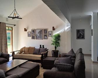Enaiteru - Kisii - Living room