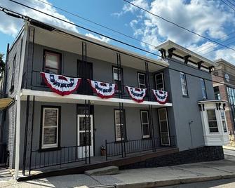 Historic Townhouse near Yuengling - Pottsville - Gebäude