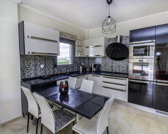Villa Nefeli - Nea Moudania - Kitchen
