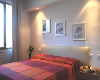 Marinetta Bed & Breakfast - Signa - Habitación