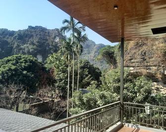 Hang Mua Mountain View Homestay - Ninh Binh - Balkon