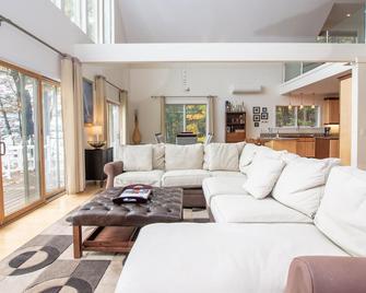 The Lily Pad: Absolutely Stunning Cayuga Lake House! - Interlaken - Sala