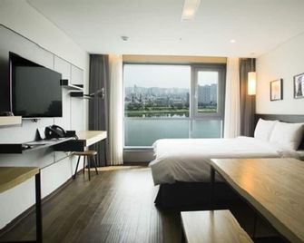 Hotel Riverside Ulsan - Ulsan - Habitación