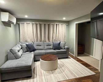 Lakeside 5bed Hot Tub Game Room Fast Wifi 4 Tvs Ski Snowmobile Ski ~n. Conway - Ossipee - Living room