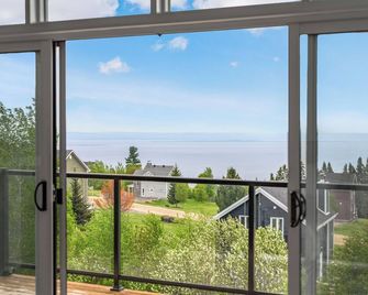 Le Zenyte - Beautiful Chalet - Petite-Rivière - Balcony