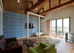 Rush Awaji Guppy - Seaside Holiday Home - Self Check-In Only - Awaji - Living room