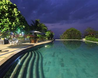 d'Emmerick Salib Putih Hotel Salatiga - Salatiga - Piscina