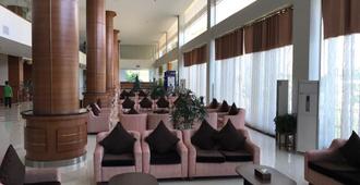 Man Myanmar Hotel - Naypyitaw - Lobby