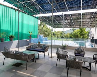 Arista Luxury Resort - Udaipur - Pool