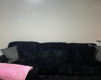 Cozy 1-bedroom with WiFi and fitness room in charming Tampa - Tampa - Phòng khách
