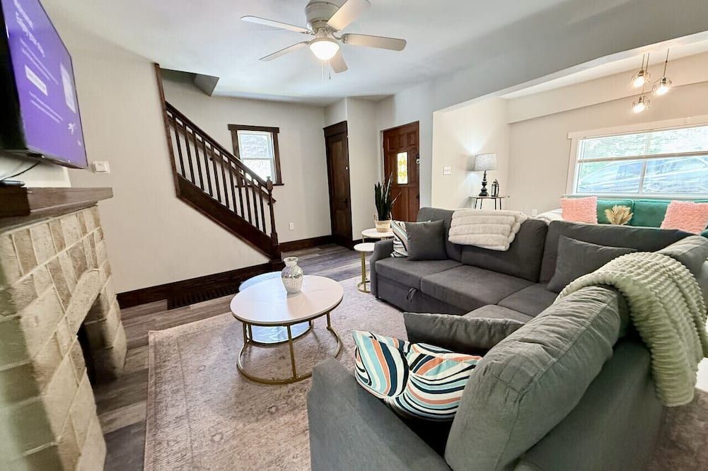 Prime location 3 bed 1.5 bath - South Heights - Wohnzimmer