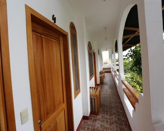 The Galapagos Pearl B&B - Puerto Ayora - Hallway