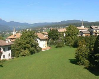 Hotel & Appartamenti Al Larice - Ronzone - Venkovní prostory