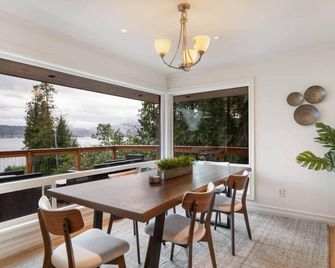 Lakeview house centrally located - Bellevue - Dining room