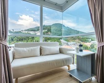 Ozone Condotel Kata Beach By Resava - Karon - Salon